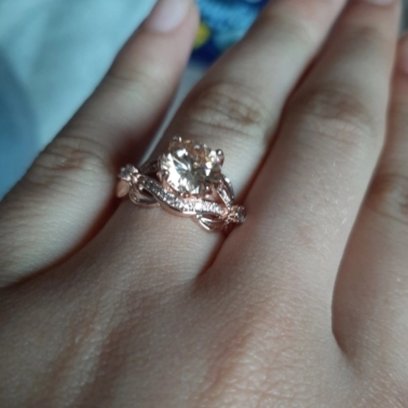 Rose Gold Promise Ring - Picture 4 of 5